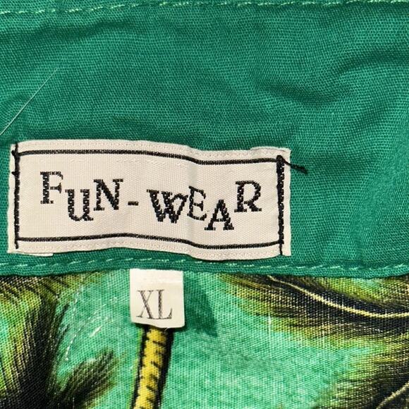 Fun Bright Green Vintage Fun-Wear Hawaiian Shirt Size XL 100% Rayon - Picture 4 of 4